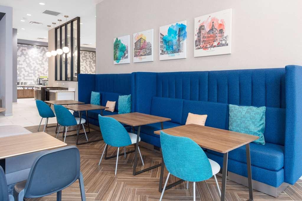 Home2 Suites By Hilton St Louis Downtown Saint Louis Restaurant bilde